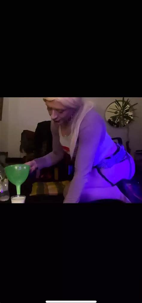 German Crossdresser Deep Fisting Her Milky Hole Shemale Ladyboy Porn XHamster