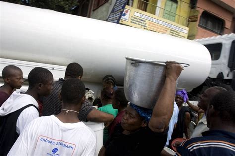 A struggle to deliver aid in Haiti - The Globe and Mail