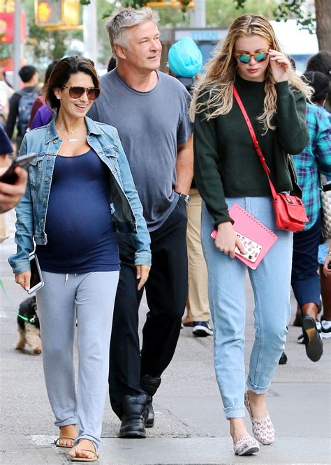 Alec Baldwin Bác vợ của Justin Bieber chồng cũ bom sex Kim Basinger