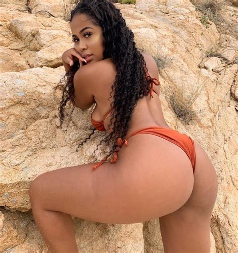 Yasmine Lopez Nude And Sexy Collection Pics Video The Fappening