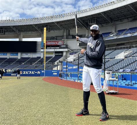 【ロッテ】ポランコ、1年分の「トッポ」狙う「家族と一緒に楽しみたいなと思ってます」 プロ野球写真ニュース 日刊スポーツ