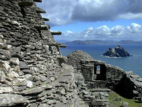 History of Ireland: Early Medieval Ireland, the Land of Saints and ...