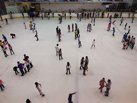 Experience SM MOA Ice Skating Rink | Entrance Fee and Rates | Penfires