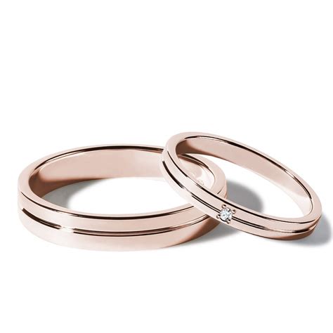 Grooved Rose Gold Wedding Band Set | KLENOTA