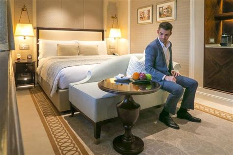 The Fullerton Hotel Review: Singapore's Flawless Luxury Hotel | PIERREBLAKE