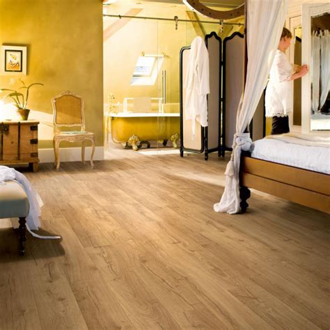 Quickstep Impressive Ultra 12mm Classic Natural Oak Waterproof Laminate Flooring Imu1848