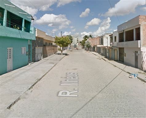 Trecho De Rua Interditado Para Realiza O De Obras No Bairro Kennedy