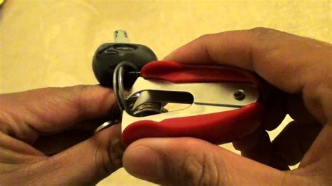 Easily Take Keys Out Of Tight Keyring Using Stapler Remover Youtube