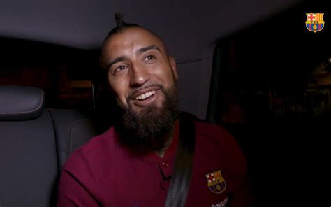 Vidéo En voiture avec Arturo Vidal du FC Barcelone