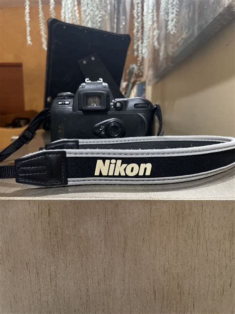 Nikon N80 35mm Slr Film Camera With 28 80mm Lens Kit And Nikon Strap