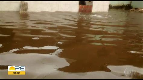 Vídeo Chuva provoca prejuízos e transtornos no Recife e em Jaboatão