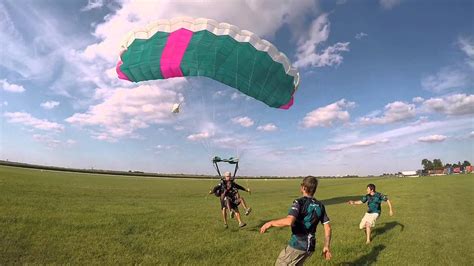 1746 Ciara Adkins Skydive At Chicagoland Skydiving Center 20150822