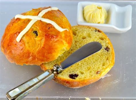 Alison Holst S Hot Cross Buns Recipe
