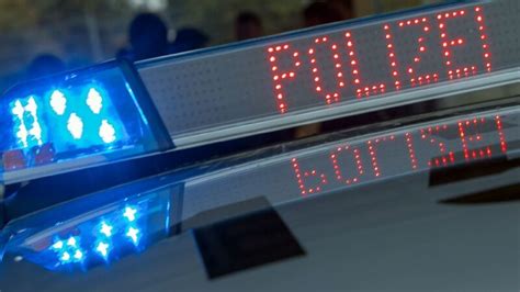 14 Jähriger springt auf Flucht vor Polizei in Donau in Straubing