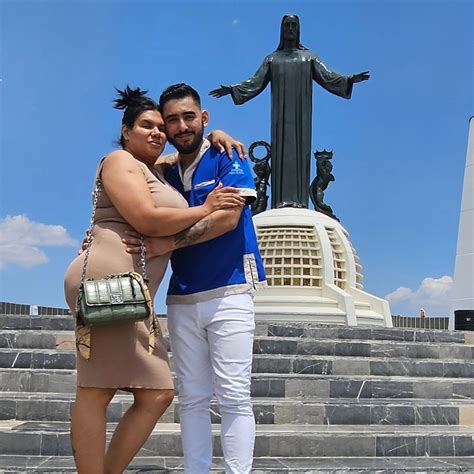 Captan Al Esposo De Kimberly La M S Preciosa Besando A Otra Mujer