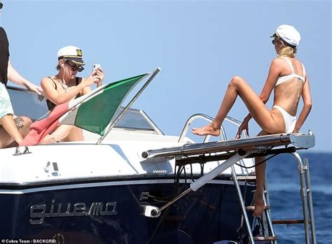 Stella Maxwell Kristen Stewart Sexy Lesbian The Fappening