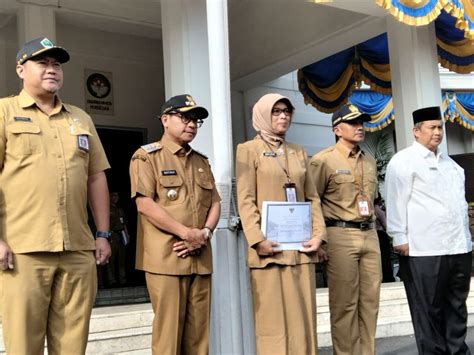 Dibina DLH 28 Sekolah Kota Malang Raih Penghargaan Adiwiyata