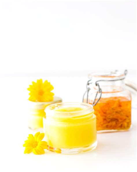 Selbstgemachte Calendula Salbe Ringelblumen Salbe küchenkränzchen