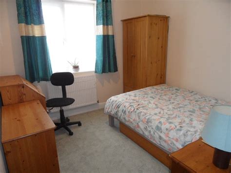 Double Room In Friendly Professional Houseshare Room To Rent From