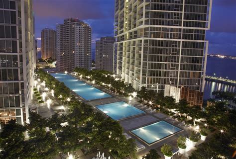 W Miami - 300-Foot Infinity Pool On Biscayne Bay