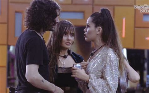 Fora do BBB21 Thaís libera romance entre Fiuk e Juliette Se rolar