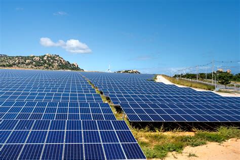 Solar Power Station in Summer · Free Stock Photo