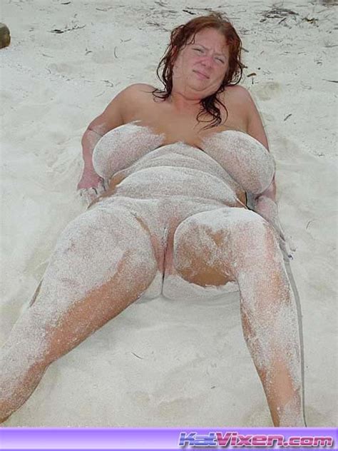 Toni Katvixen Playing Around On The Beach Xxx Dessert Picture 20