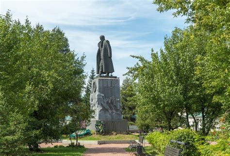 Monumento Al Almirante Kolchak En Irkutsk Rusia Foto Editorial Imagen