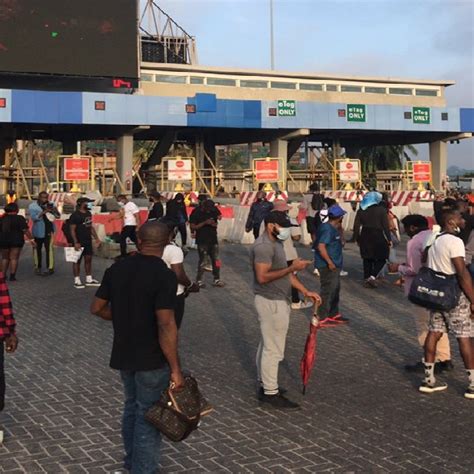 PHOTOS: #EndSARS protesters block Lekki Toll gate