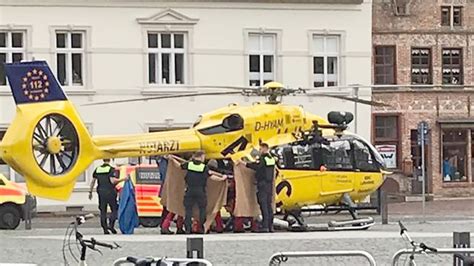 Ungl Cksfall In Wohnhaus Blutender Mann Auf Norder Marktplatz