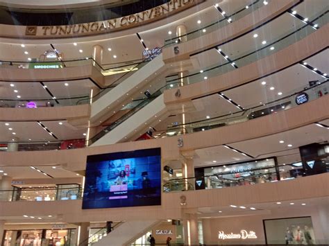 Tunjungan Plaza Surabaya Lantai Newstempo