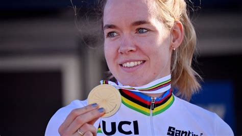 Dutch Rider Anna Van Der Breggen Wins Rare Double Gold At Road Cycling