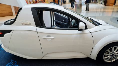 This Electric Three-Wheel Car Aiming To Revolutionize Travel Has A Fatal Flaw