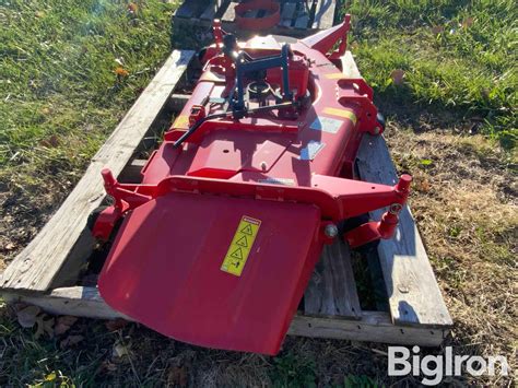 2016 Massey Ferguson Mid-Mount 2326 60" Drive Over Finish Mower Deck