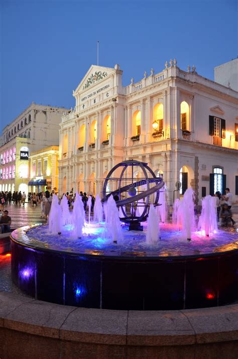 Night View of Fountain at Senado Square Editorial Photography - Image of plaza, dusk: 116722457