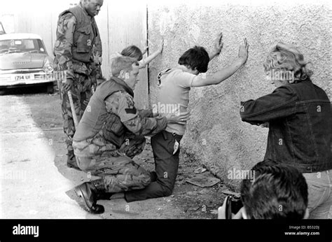 Northern Ireland Sept 1971 Rioting In The Bogside Londonderry Where