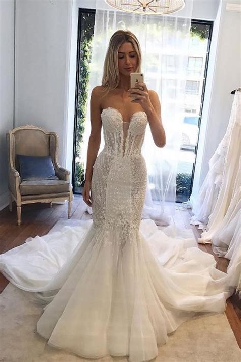 Sweetheart Sleeveless Mermaid Wedding Dress Sweep Train With Sequins