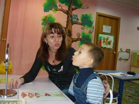 Коли вести дитину до логопеда?