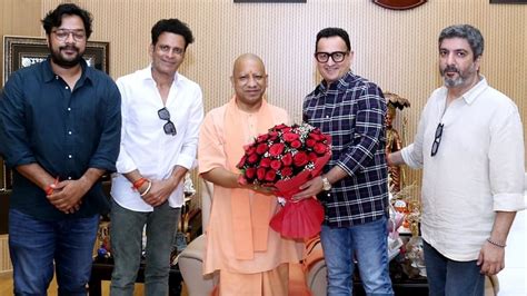 Actor Manoj Bajpayee Meets To Cm Yogi Adityanath Amar Ujala Hindi News Live शिष्टाचार भेंट