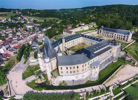 Vue aérienne du château de Gaillon Située dans le départem Flickr