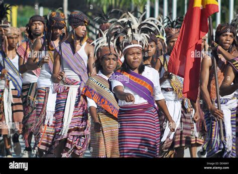 Traditional Clothes Timor Hi Res Stock Photography And Images Alamy