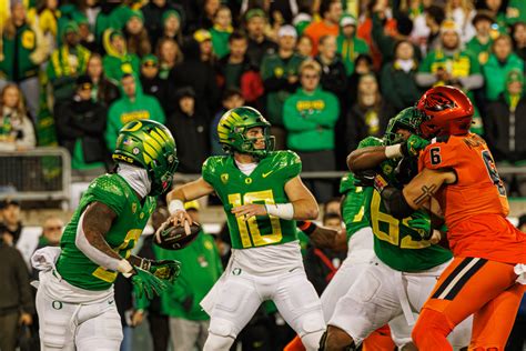 Oregon Football Oregon Qb Bo Nix Tops Week 14 Heisman Trophy Odds