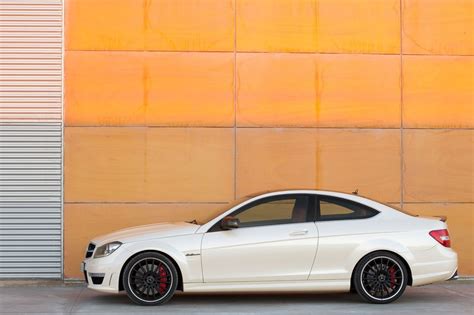 Mercedes-Benz C63 AMG Coupe unveiled - Sgcarmart