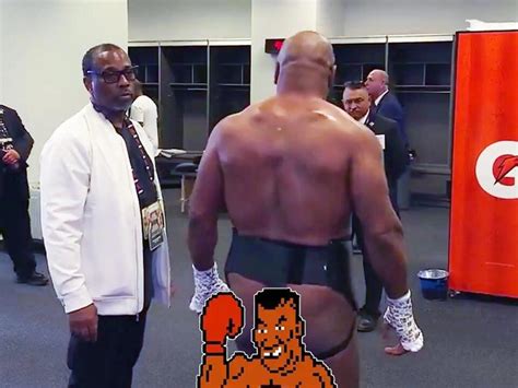 What was up with Mike Tyson’s buttcheeks?