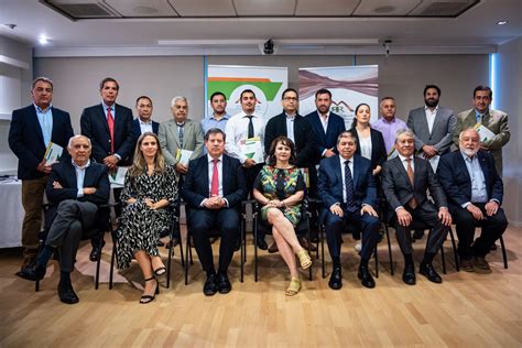 Ministra Hernando Encabeza Ceremonia De Nuevas Personas Competentes En