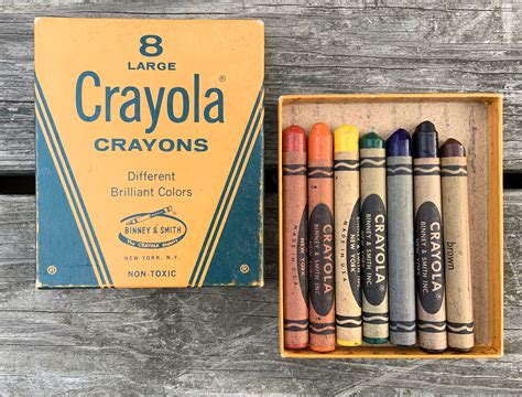 Vintage Box Of Binney And Smith Crayola Crayons 8 Large Crayola Crayons With 7 Original Crayons