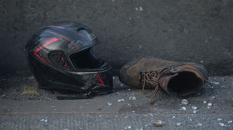 IMÁGENES FUERTES Motociclista sufre quemaduras al incendiarse la moto