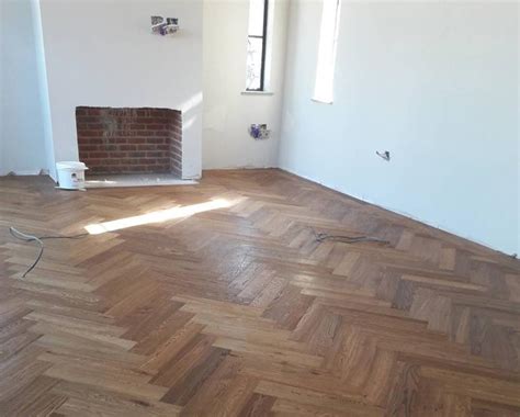 Double Brushed Fumed Uv Oiled Rustic Oak Herringbone Parquet Tw E