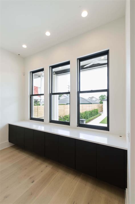 Black fiberglass windows modernize lake city home – Artofit