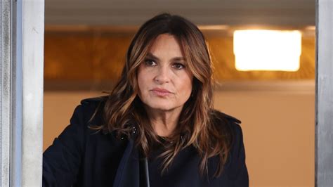 Law Order S Mariska Hargitay Sports Bruises As Fans Race To Her